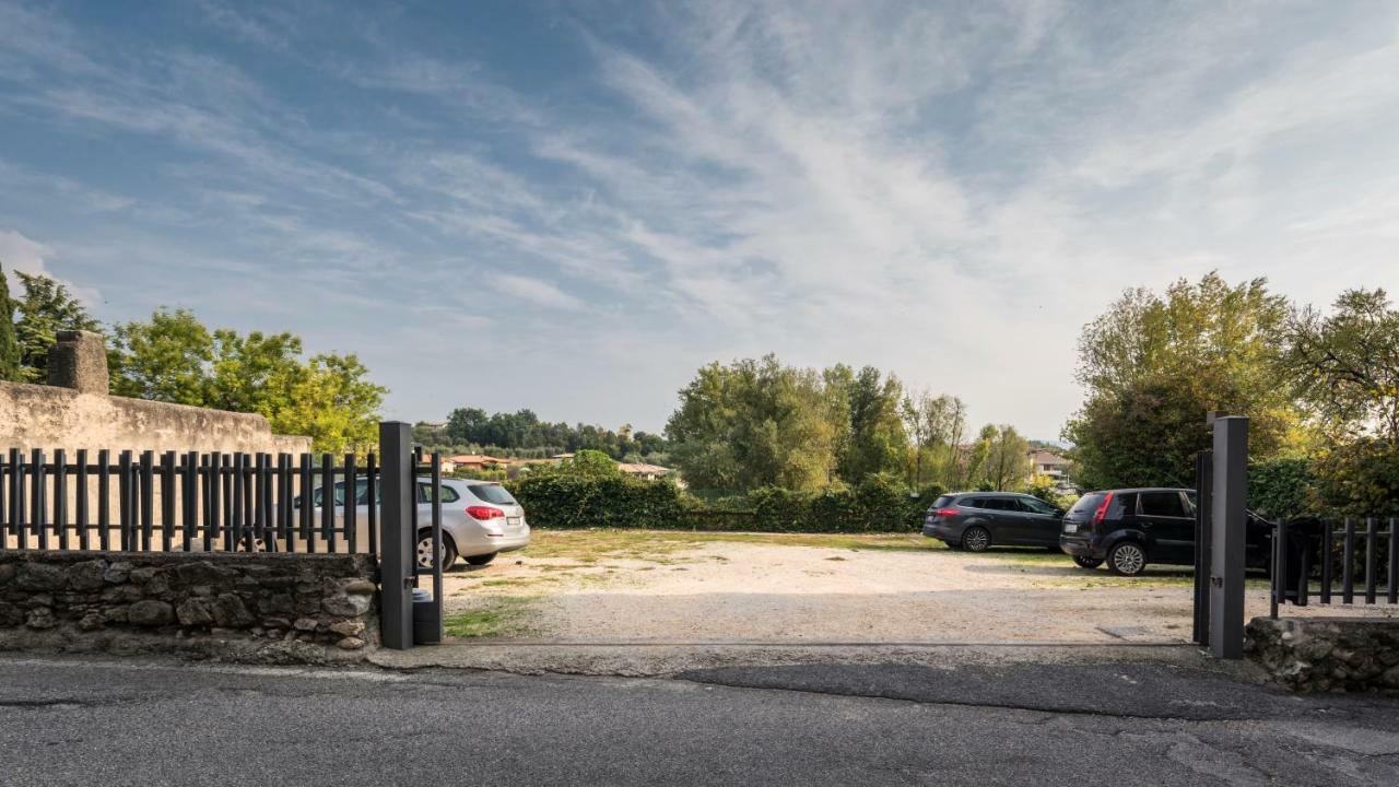 Appartamento Balkissa San Felice del Benaco Exterior photo
